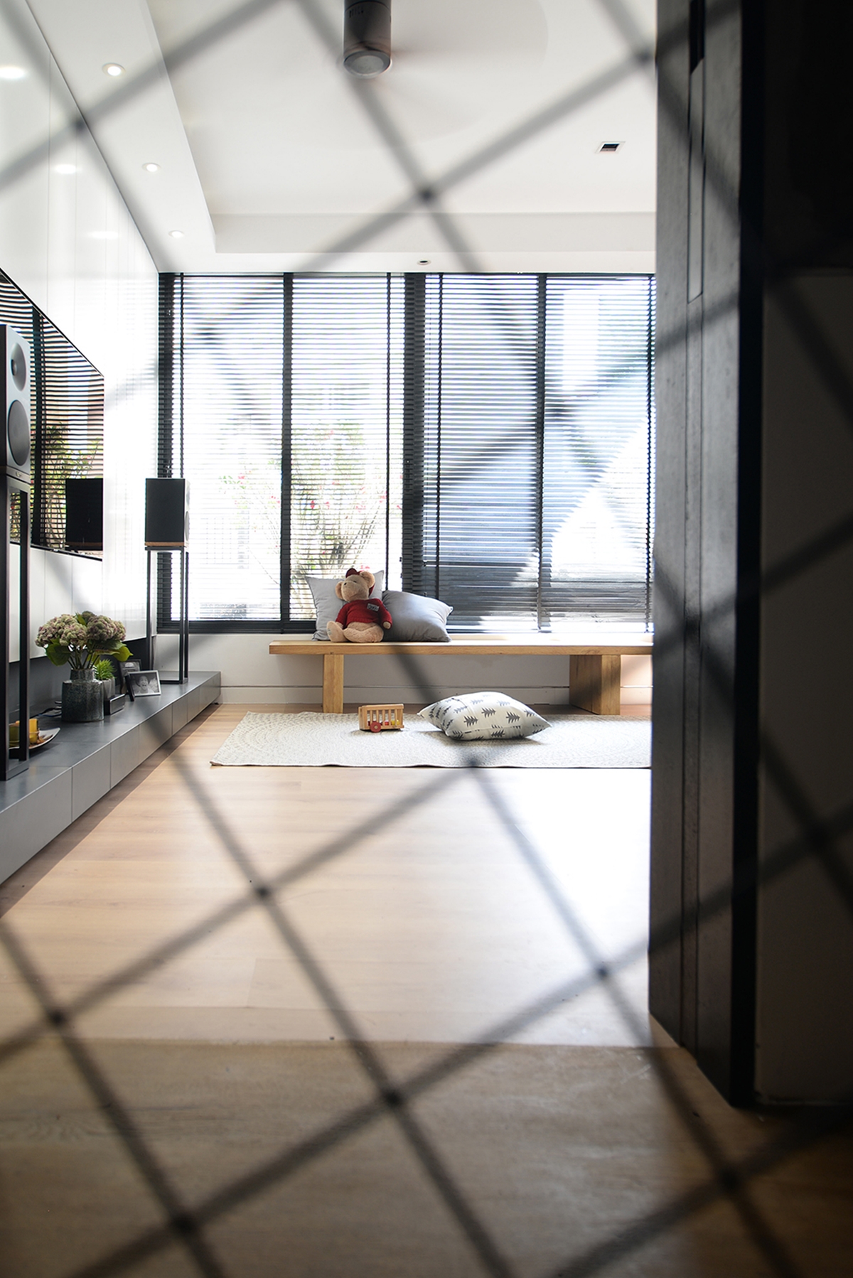 nhà xây trên đất méo KK House Minimal Design