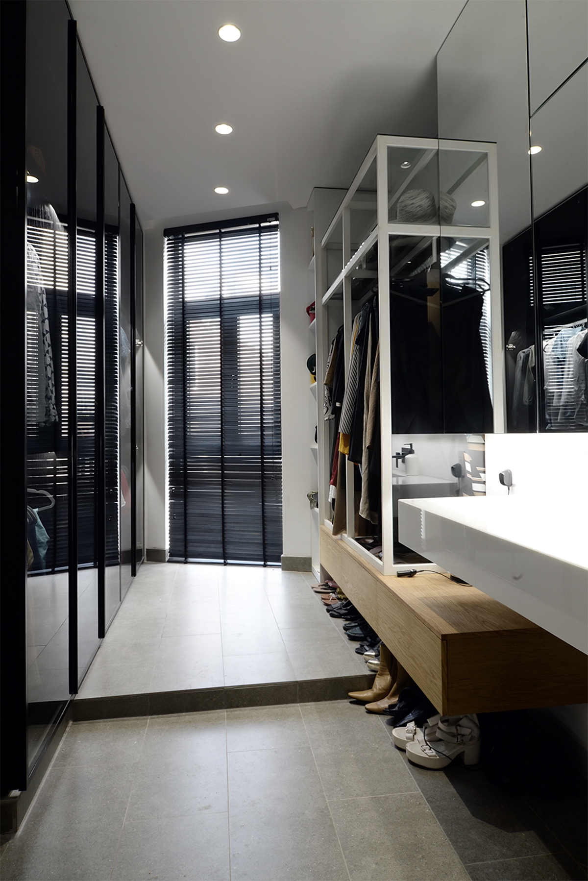 nhà xây trên đất méo KK House Minimal Design