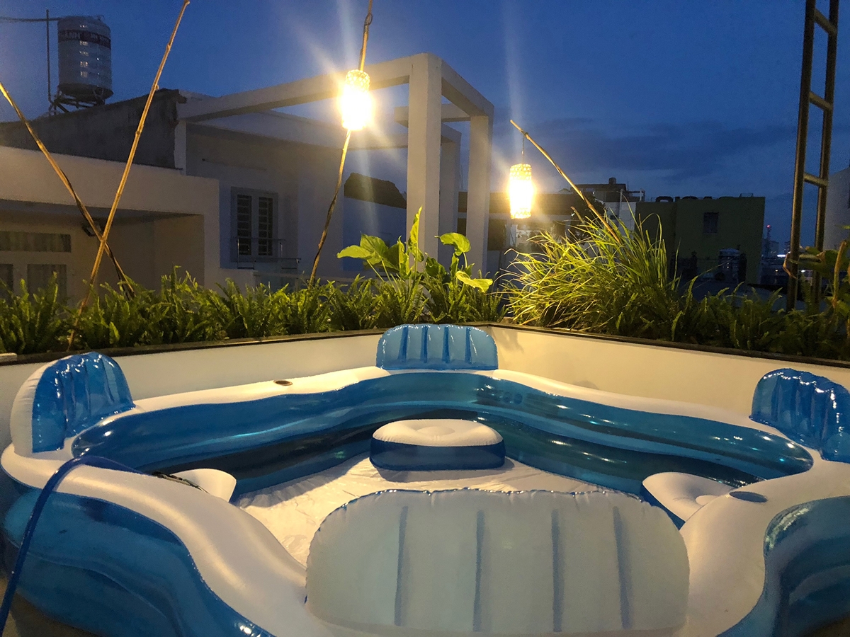 nhà xây trên đất méo KK House Minimal Design